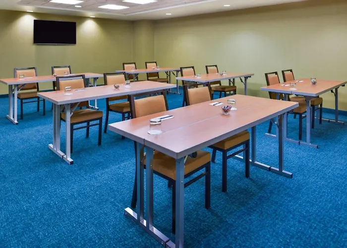 Springhill By Marriott North Shore 3*
